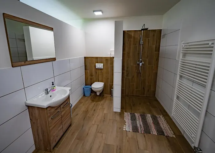 Glamping Logar بيت للعطل Luče